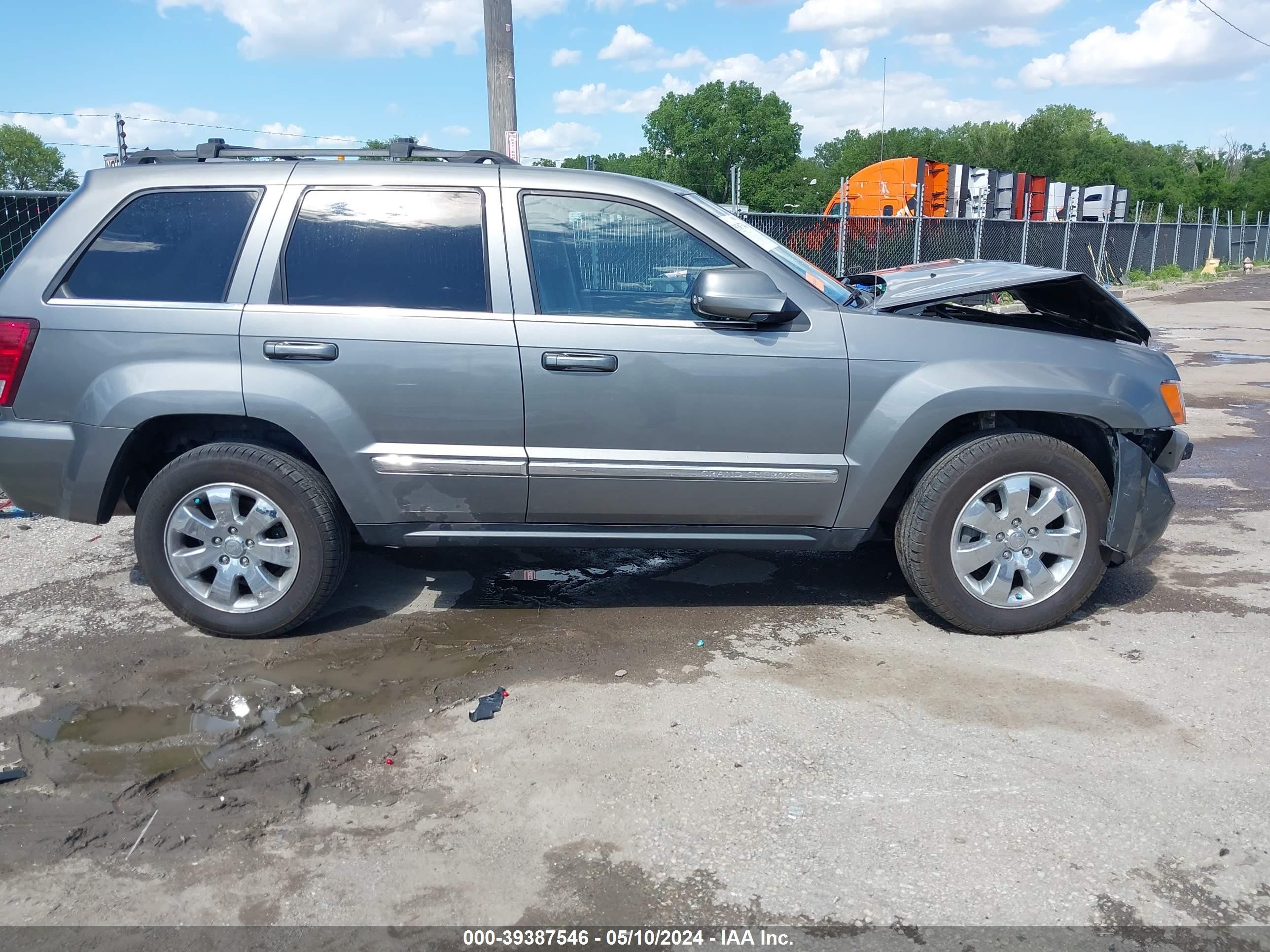 Photo 13 VIN: 1J8HR58218C181429 - JEEP GRAND CHEROKEE 