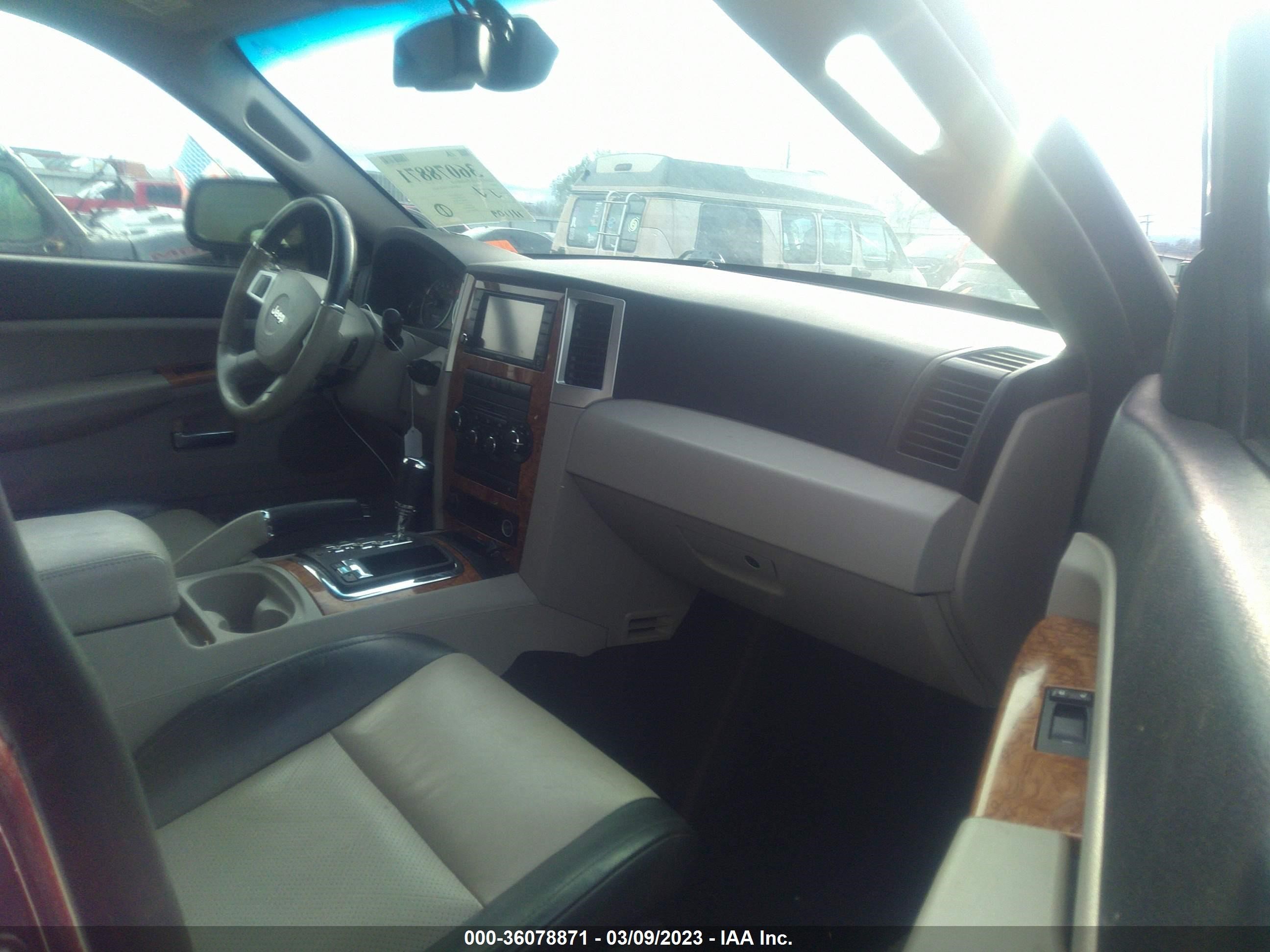 Photo 4 VIN: 1J8HR58NX8C209674 - JEEP GRAND CHEROKEE 