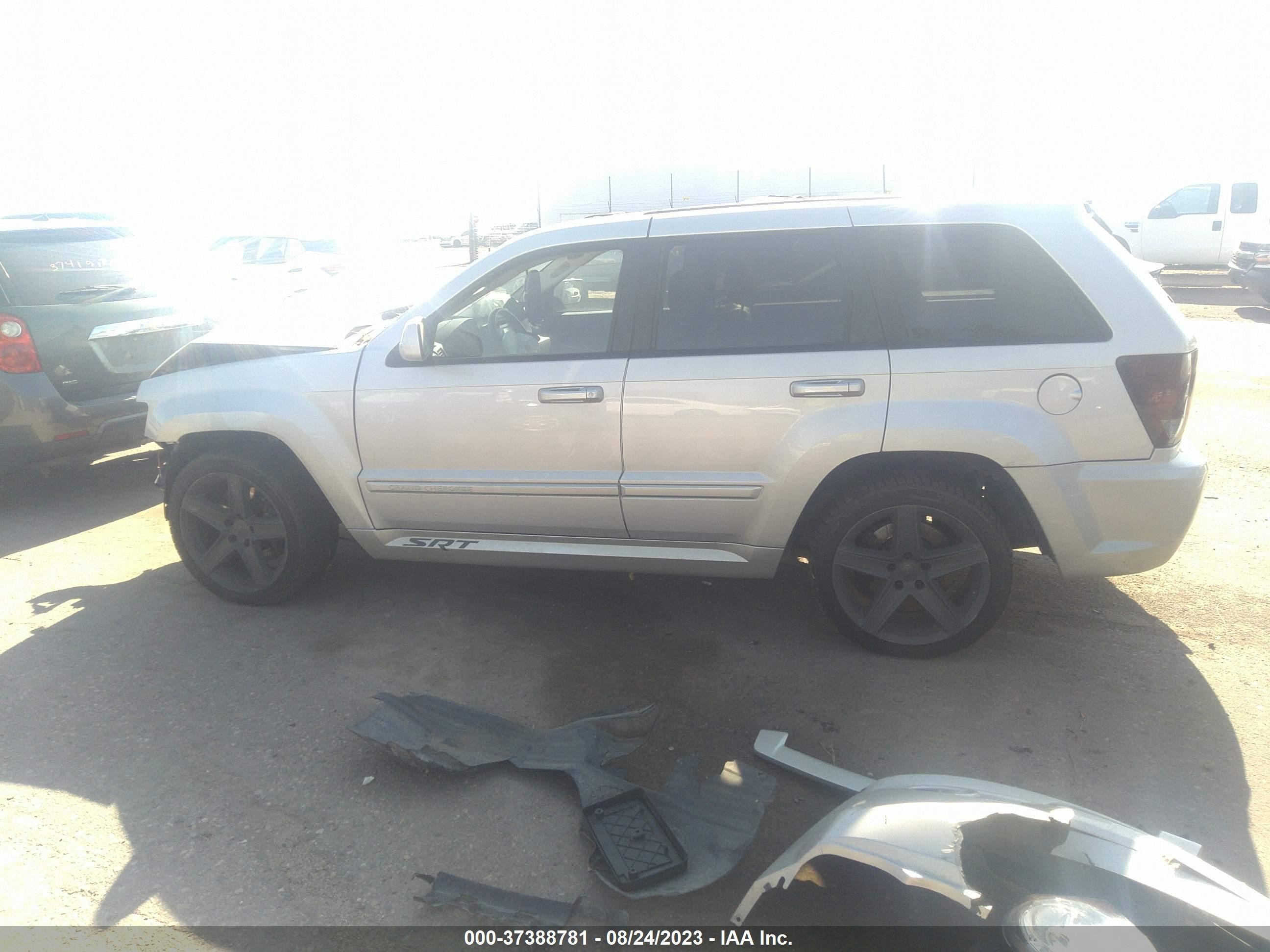 Photo 14 VIN: 1J8HR78308C227790 - JEEP GRAND CHEROKEE 