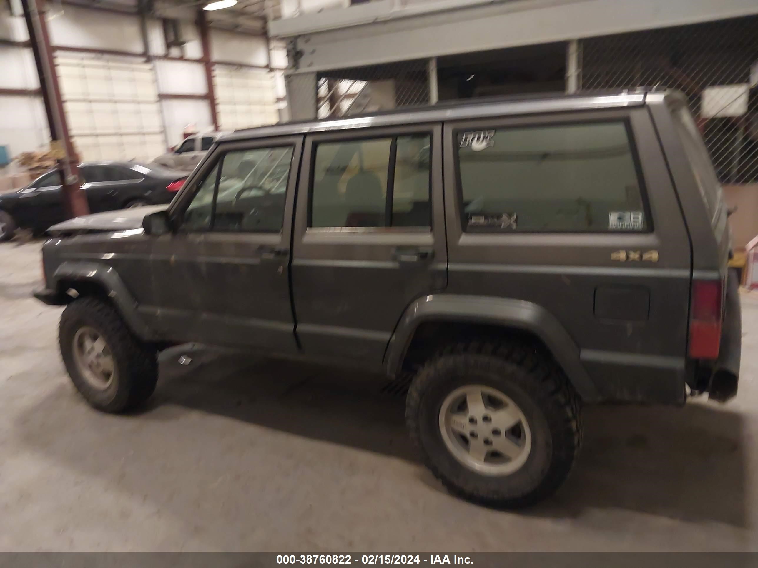 Photo 13 VIN: 1JCMT7895HT163157 - JEEP CHEROKEE 