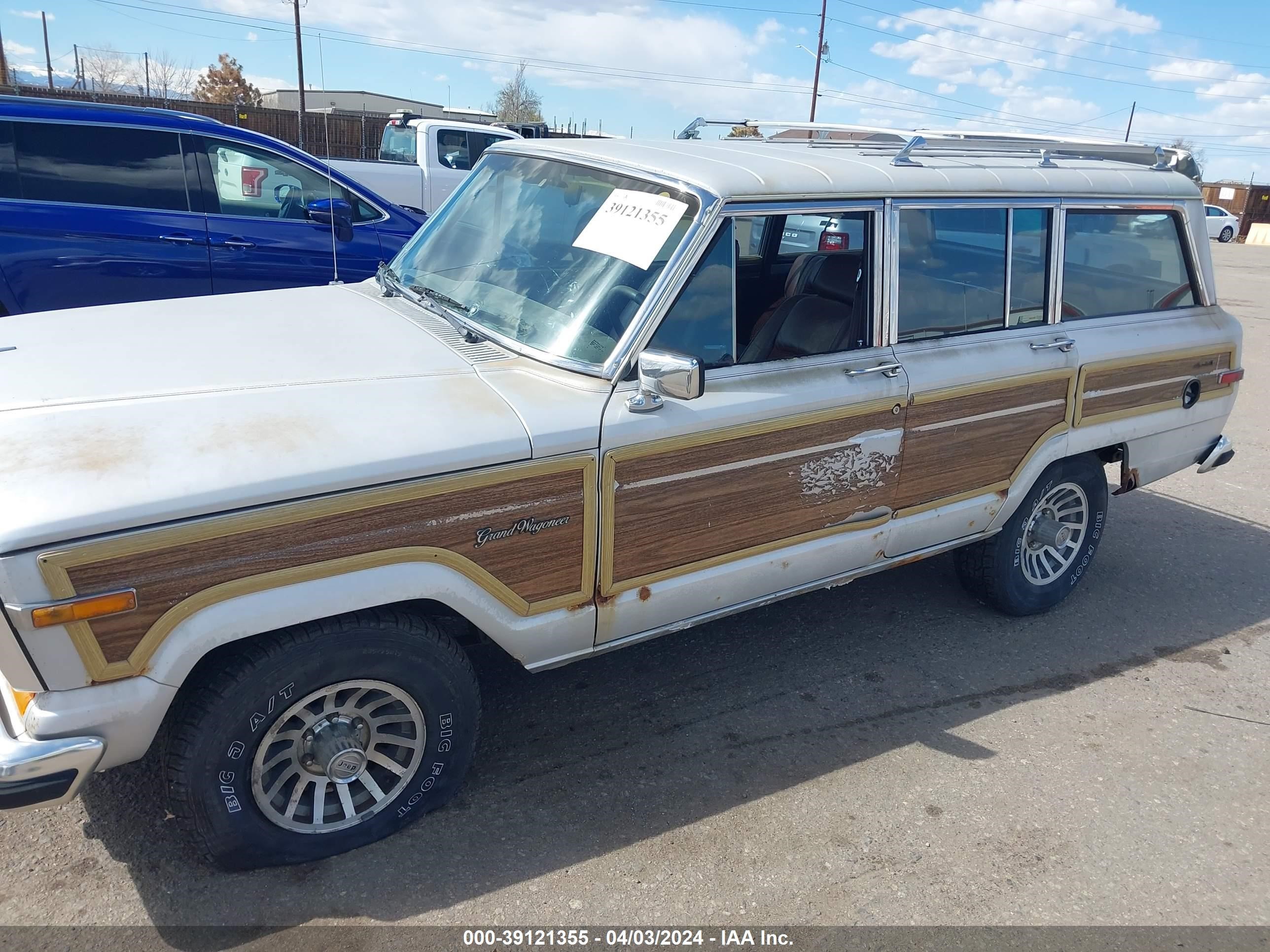 Photo 5 VIN: 1JCNJ15U3JT036512 - JEEP GRAND WAGONEER 