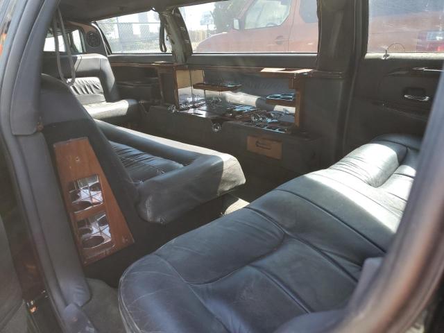 Photo 9 VIN: 1L1FM81W12Y603377 - LINCOLN TOWN CAR 