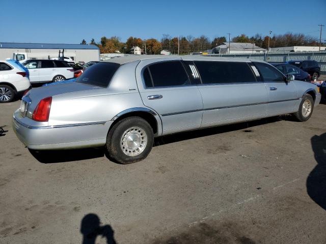 Photo 2 VIN: 1L1FM81W1XY604777 - LINCOLN TOWN CAR E 