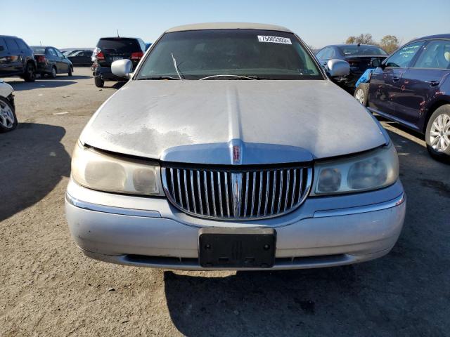 Photo 4 VIN: 1L1FM81W1XY604777 - LINCOLN TOWN CAR E 