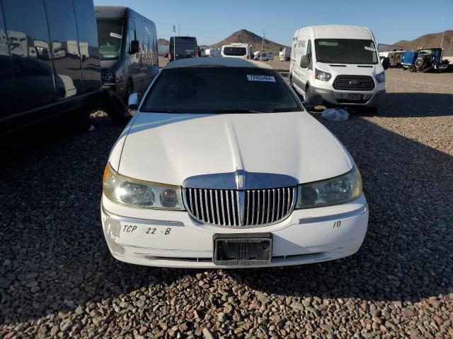 Photo 4 VIN: 1L1FM81W1XY657852 - LINCOLN TOWN CAR E 