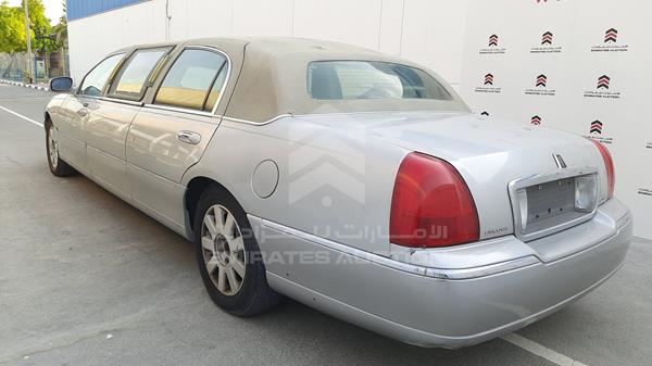 Photo 5 VIN: 1L1FM81W34Y678620 - LINCOLN TOWN CAR 