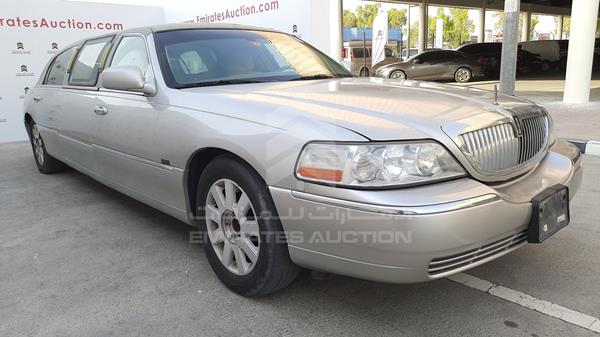 Photo 8 VIN: 1L1FM81W34Y678620 - LINCOLN TOWN CAR 