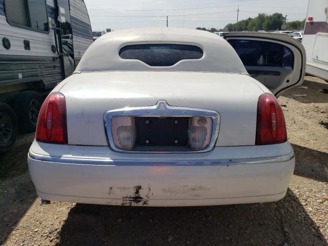 Photo 5 VIN: 1L1FM81W5XY658132 - LINCOLN TOWNCAR 