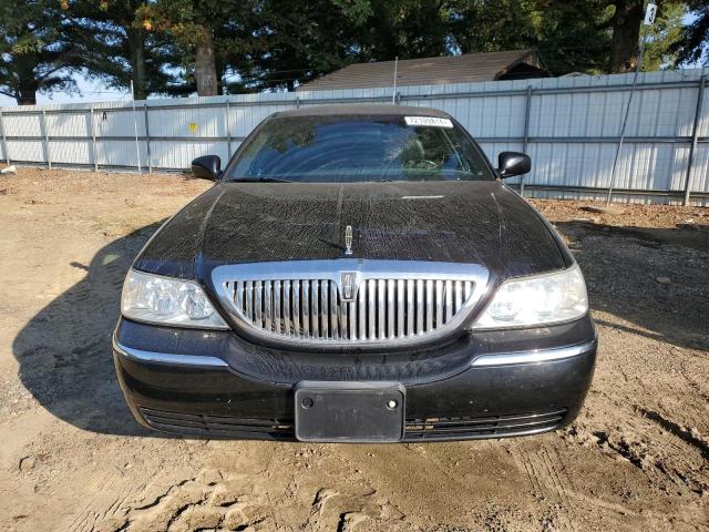 Photo 4 VIN: 1L1FM81W74Y601183 - LINCOLN TOWN CAR E 