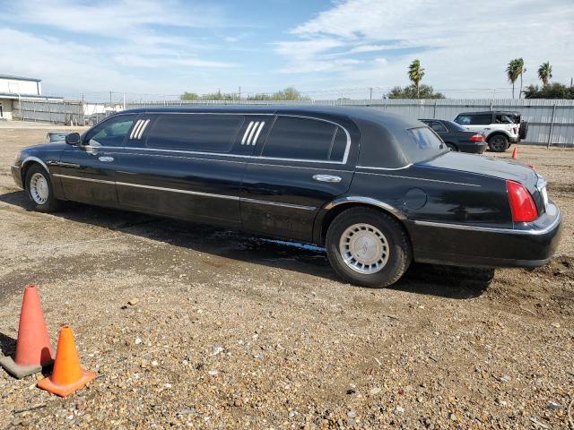 Photo 1 VIN: 1L1FM81W91Y677189 - LINCOLN TOWN CAR E 