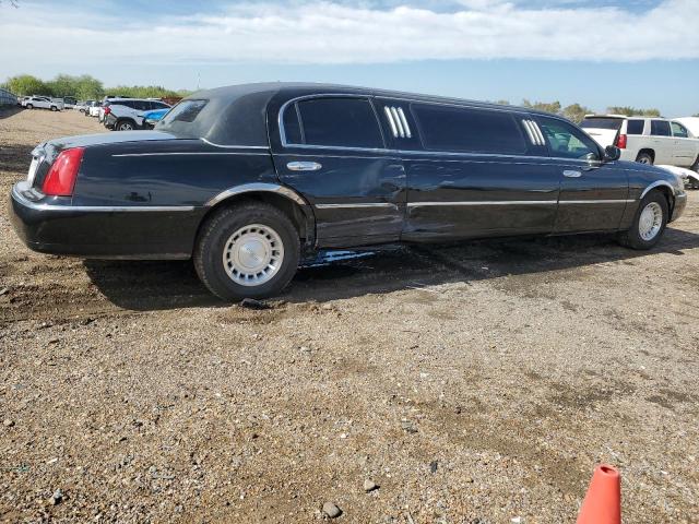 Photo 2 VIN: 1L1FM81W91Y677189 - LINCOLN TOWN CAR E 