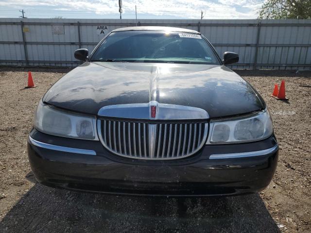 Photo 4 VIN: 1L1FM81W91Y677189 - LINCOLN TOWN CAR E 