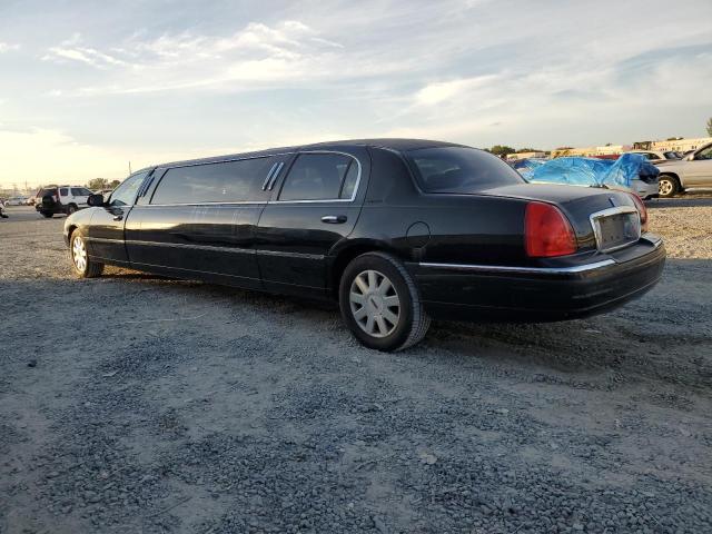 Photo 1 VIN: 1L1FM81WX4Y673799 - LINCOLN TOWNCAR 