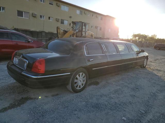 Photo 2 VIN: 1L1FM81WX4Y673799 - LINCOLN TOWNCAR 