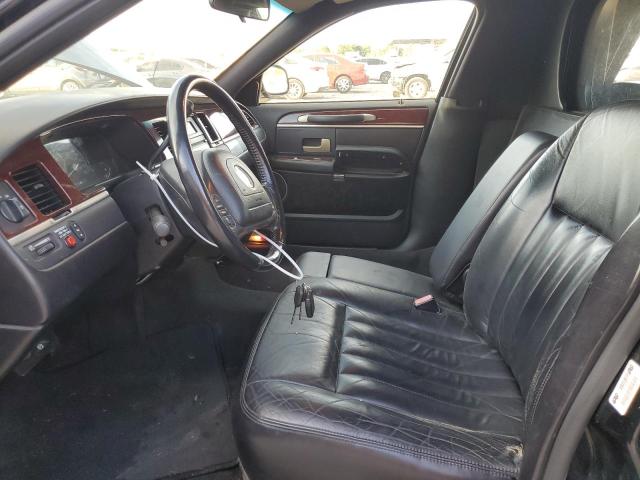 Photo 6 VIN: 1L1FM81WX4Y673799 - LINCOLN TOWNCAR 