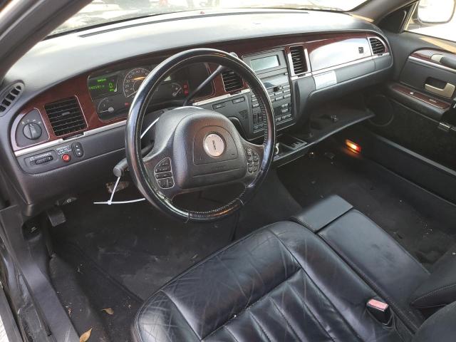 Photo 7 VIN: 1L1FM81WX4Y673799 - LINCOLN TOWNCAR 