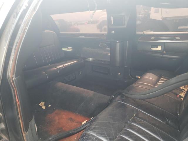 Photo 9 VIN: 1L1FM88W15Y606726 - LINCOLN TOWNCAR 