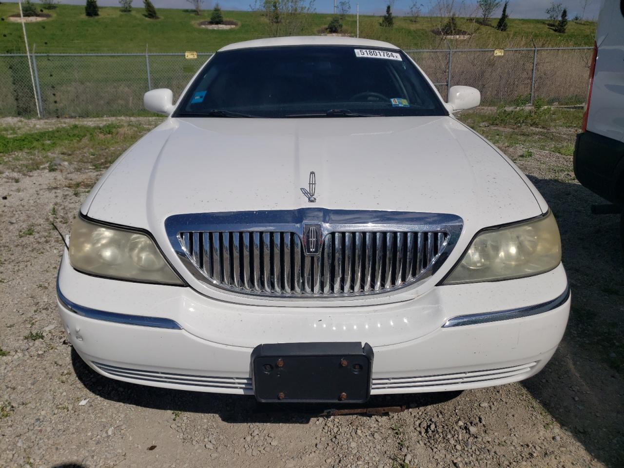 Photo 4 VIN: 1L1FM88W46Y620055 - LINCOLN TOWN CAR 