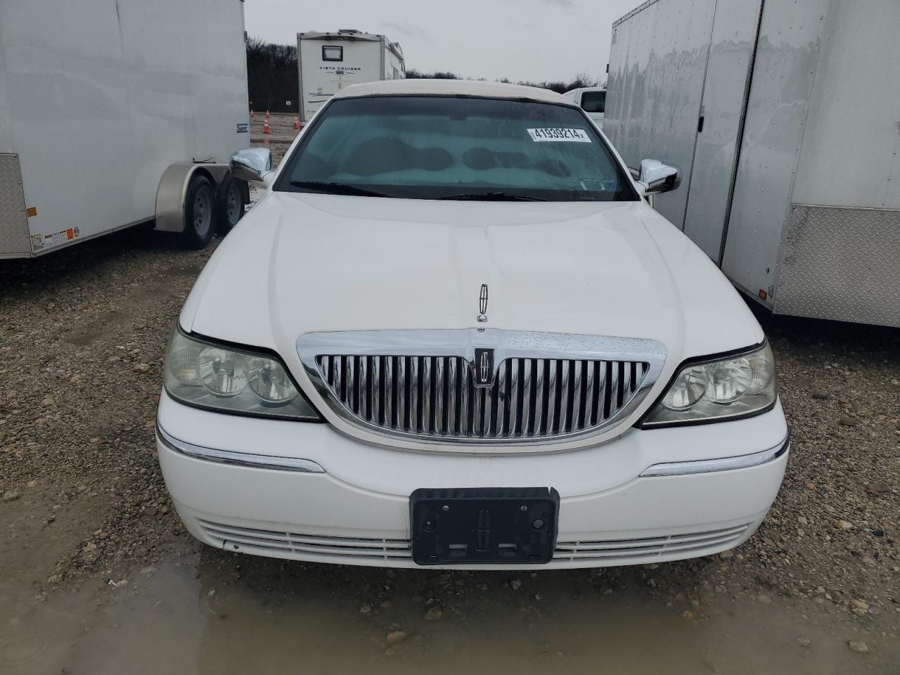 Photo 4 VIN: 1L1FM88W75Y646082 - LINCOLN TOWN CAR 