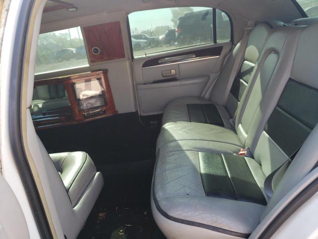 Photo 10 VIN: 1L1FM88W86Y644990 - LINCOLN TOWNCAR 