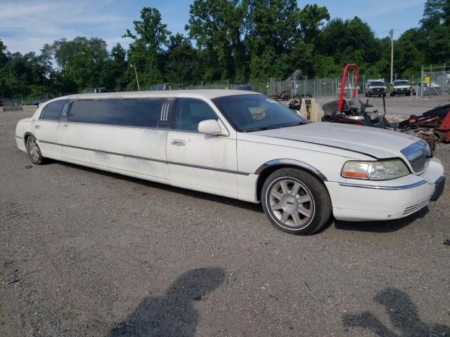 Photo 3 VIN: 1L1FM88W86Y644990 - LINCOLN TOWNCAR 