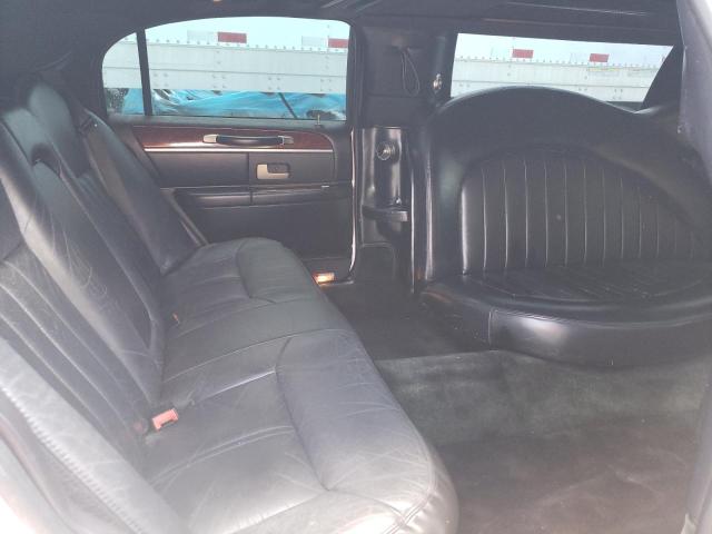 Photo 10 VIN: 1L1FM88WX5Y633990 - LINCOLN TOWN CAR E 