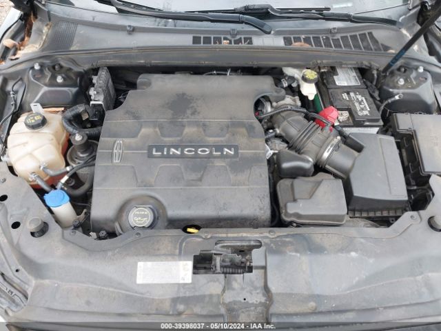 Photo 9 VIN: 1LN6L9HK1H5628090 - LINCOLN CONTINENTAL 