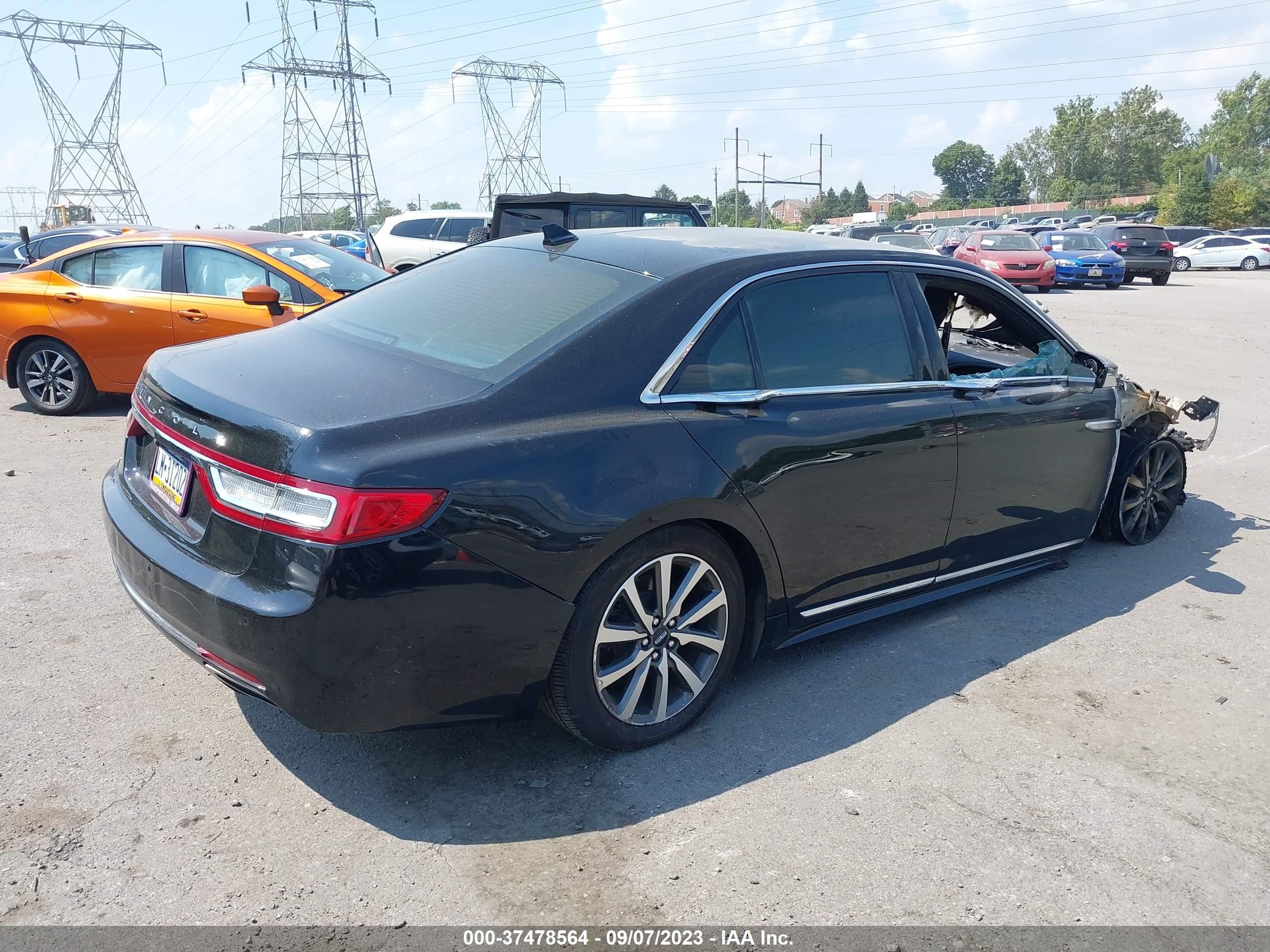 Photo 3 VIN: 1LN6L9HK3L5601787 - LINCOLN CONTINENTAL 