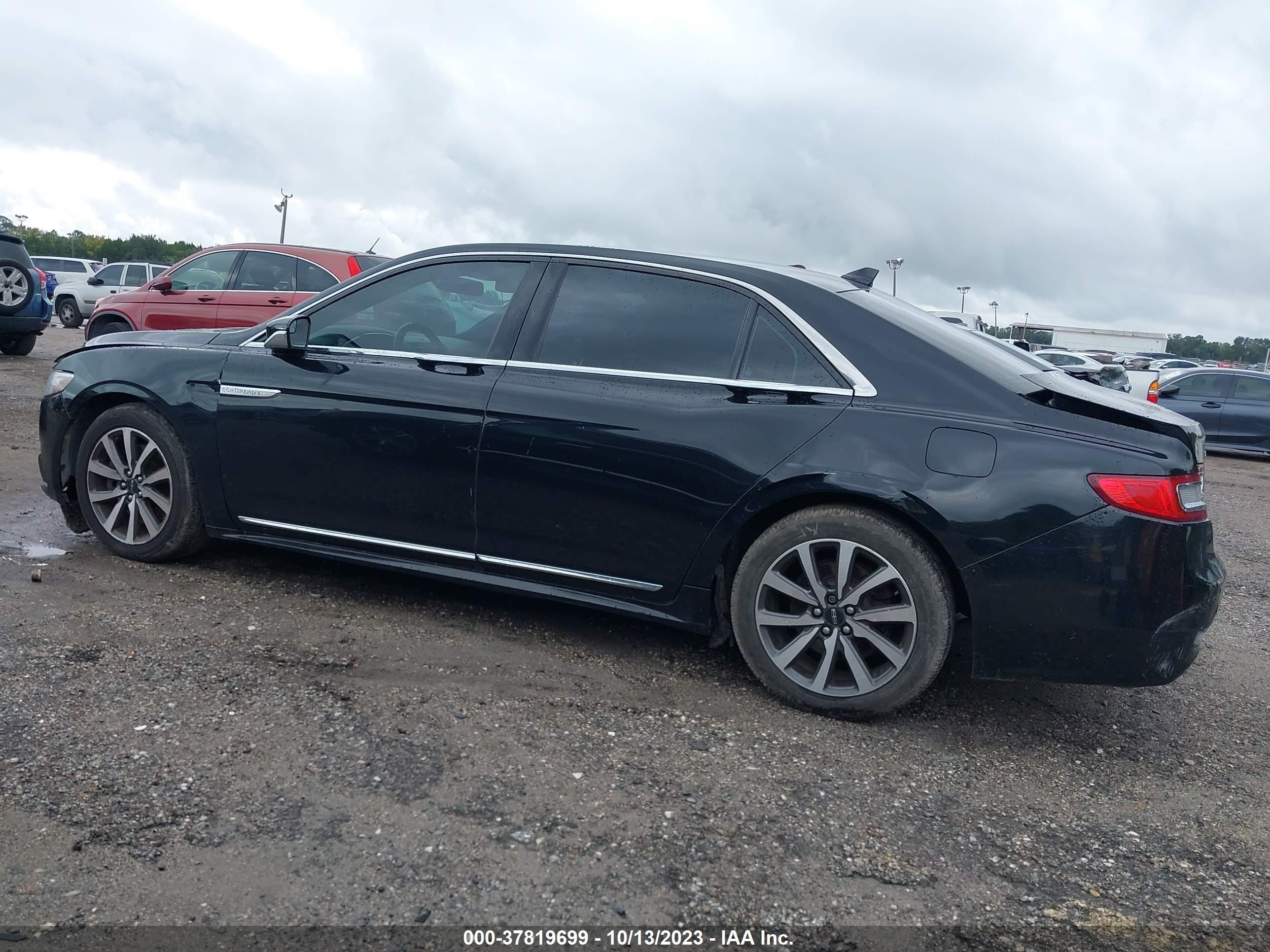 Photo 14 VIN: 1LN6L9HK5J5602355 - LINCOLN CONTINENTAL 