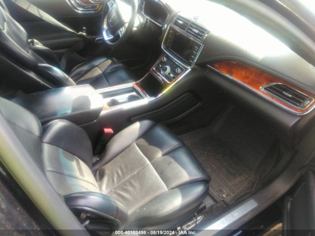 Photo 4 VIN: 1LN6L9HK8H5608841 - LINCOLN CONTINENTAL 