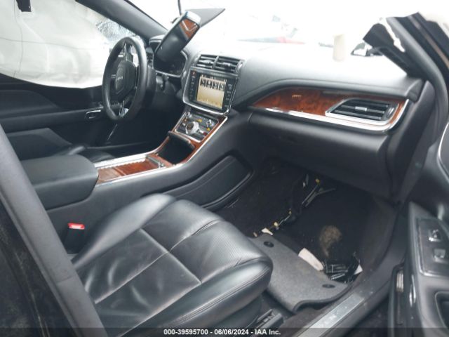 Photo 4 VIN: 1LN6L9HK9H5612221 - LINCOLN CONTINENTAL 