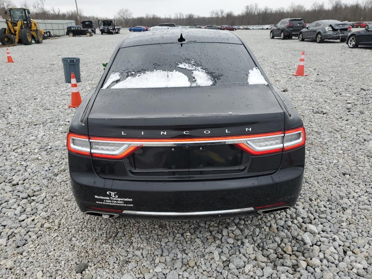 Photo 5 VIN: 1LN6L9HK9J5617764 - LINCOLN CONTINENTAL 