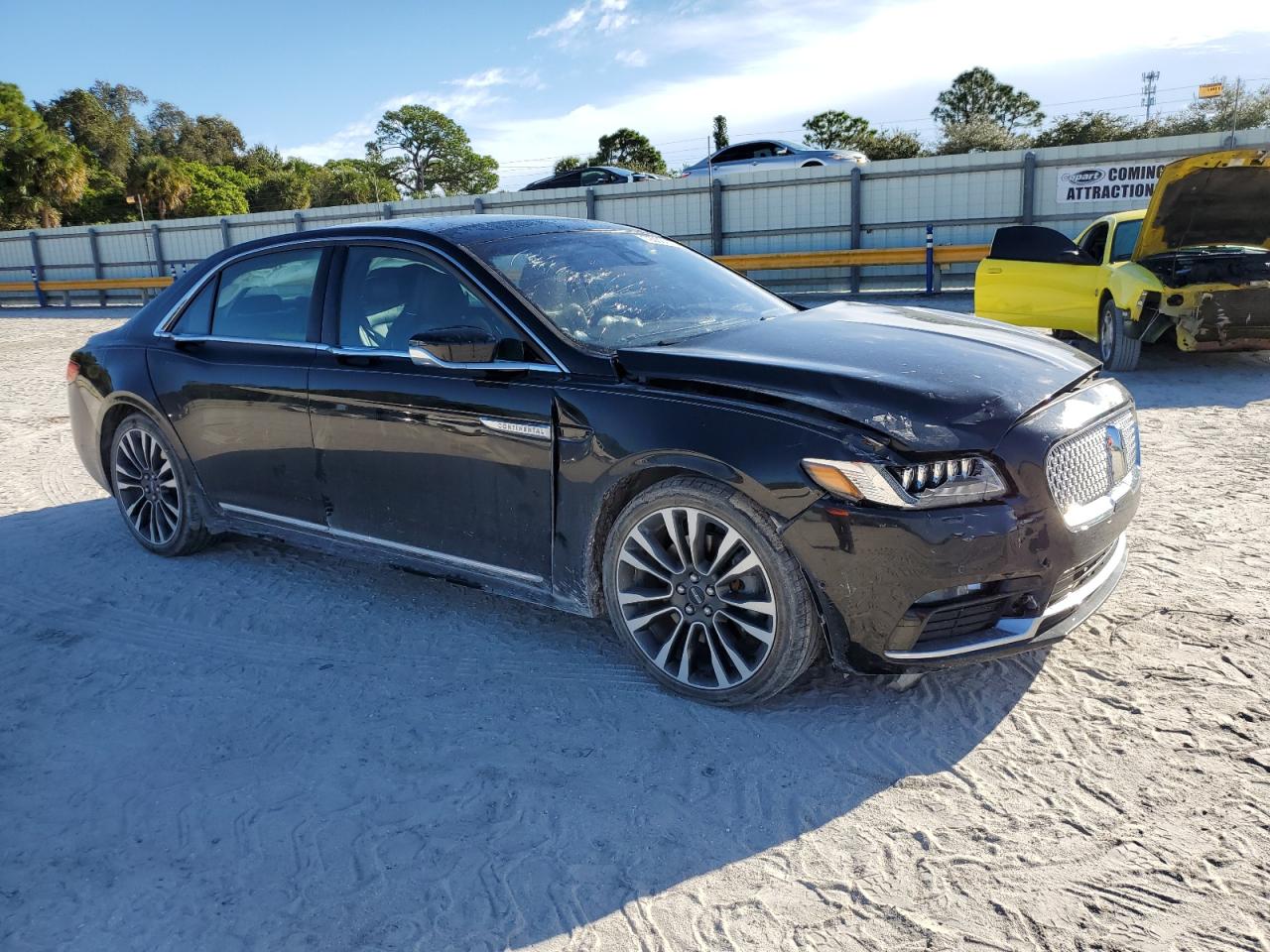 Photo 3 VIN: 1LN6L9NC6J5616696 - LINCOLN CONTINENTAL 