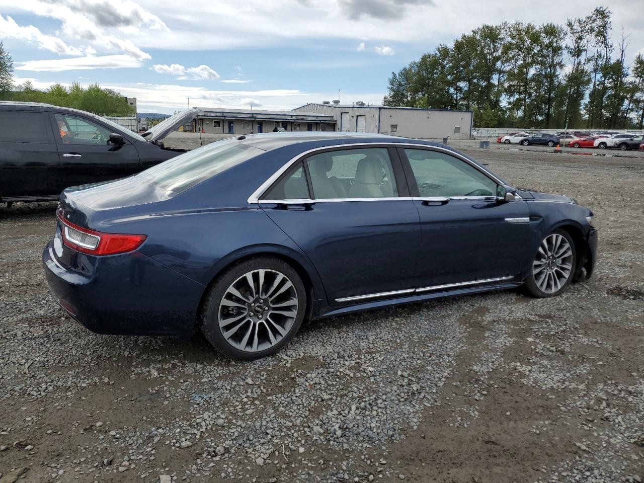 Photo 2 VIN: 1LN6L9NC8H5631579 - LINCOLN CONTINENTAL 