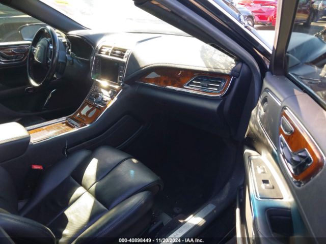 Photo 4 VIN: 1LN6L9NC9H5602527 - LINCOLN CONTINENTAL 