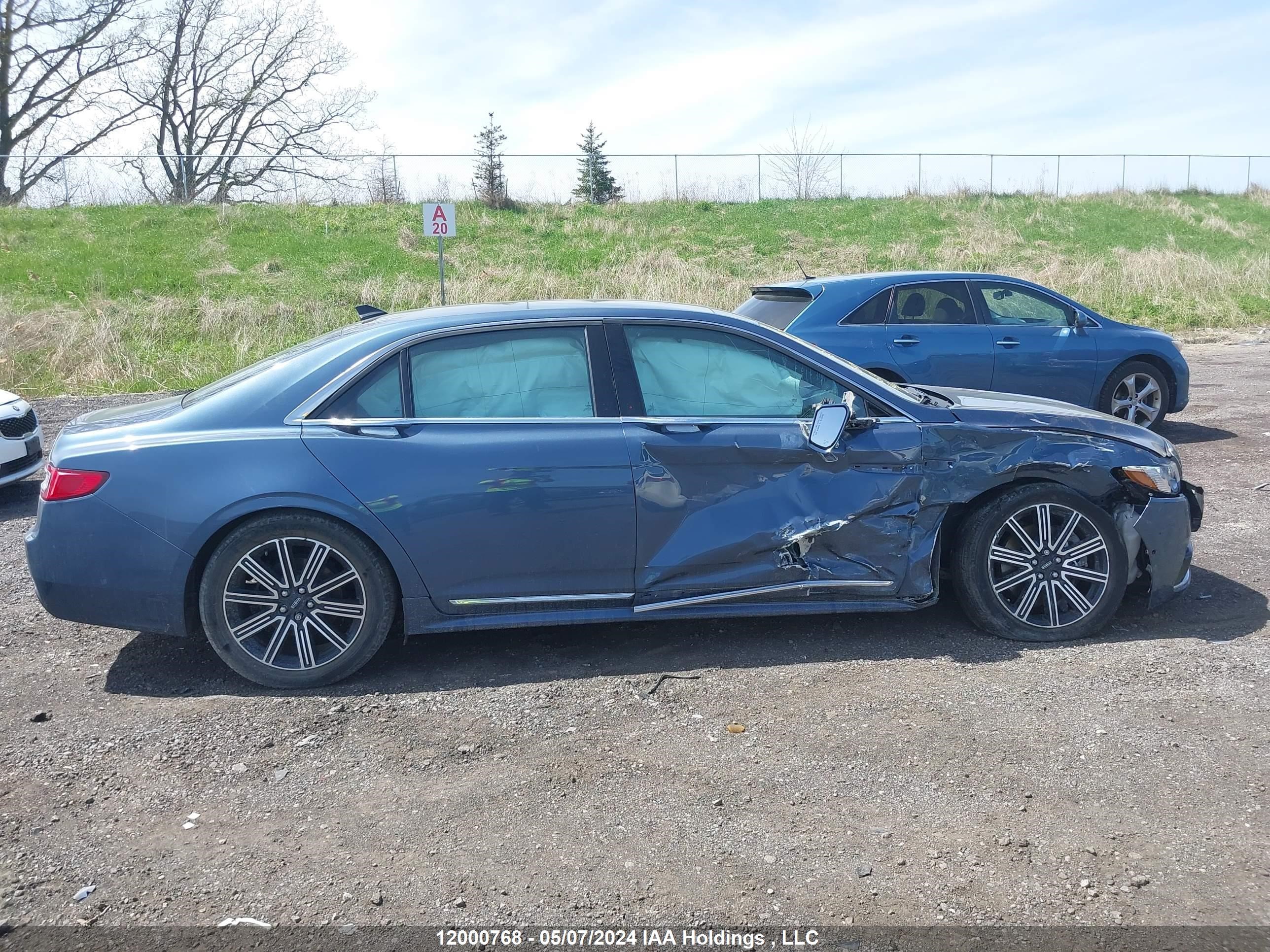 Photo 12 VIN: 1LN6L9NP6J5601389 - LINCOLN CONTINENTAL 