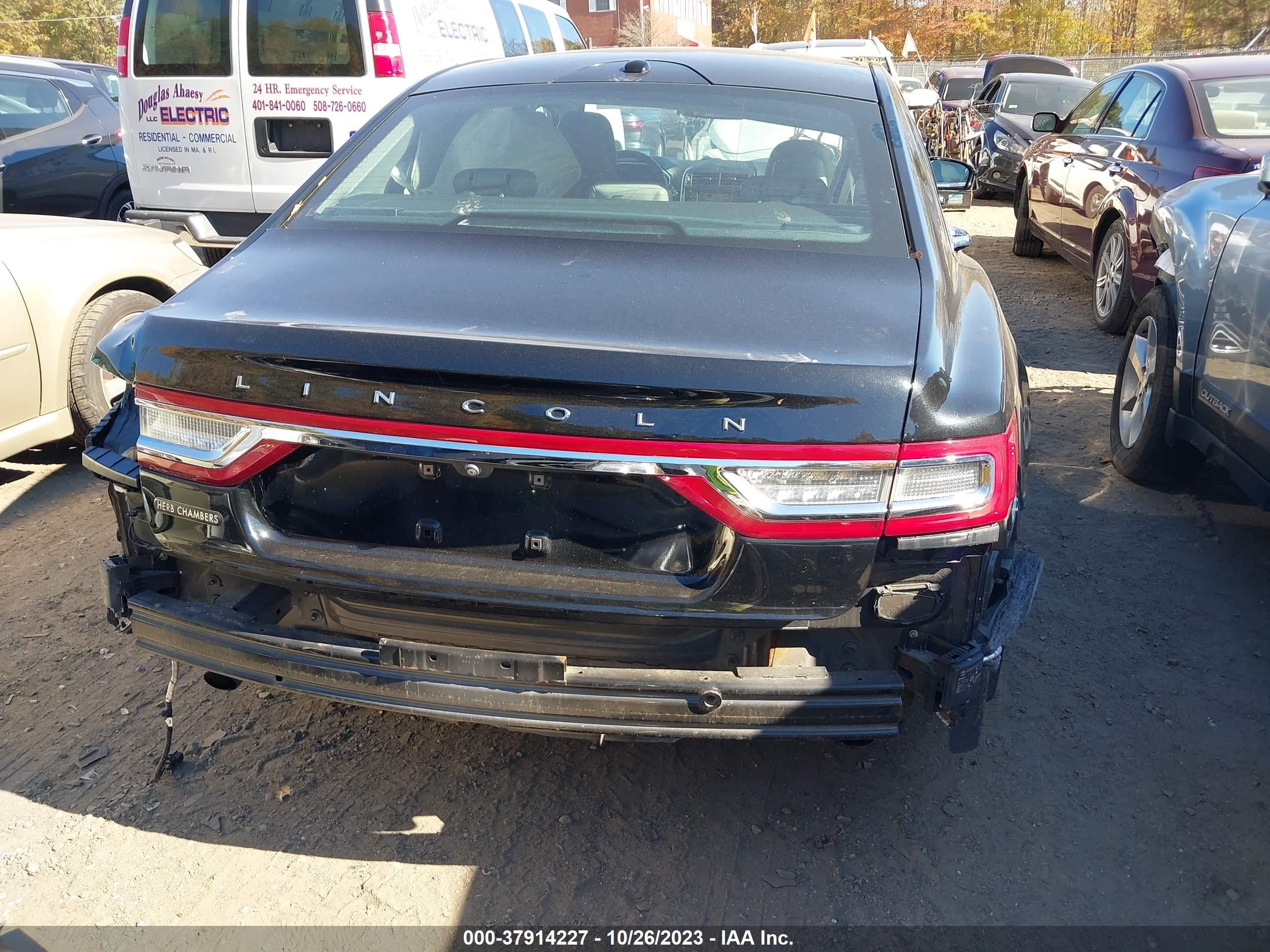 Photo 16 VIN: 1LN6L9NP7H5607311 - LINCOLN CONTINENTAL 