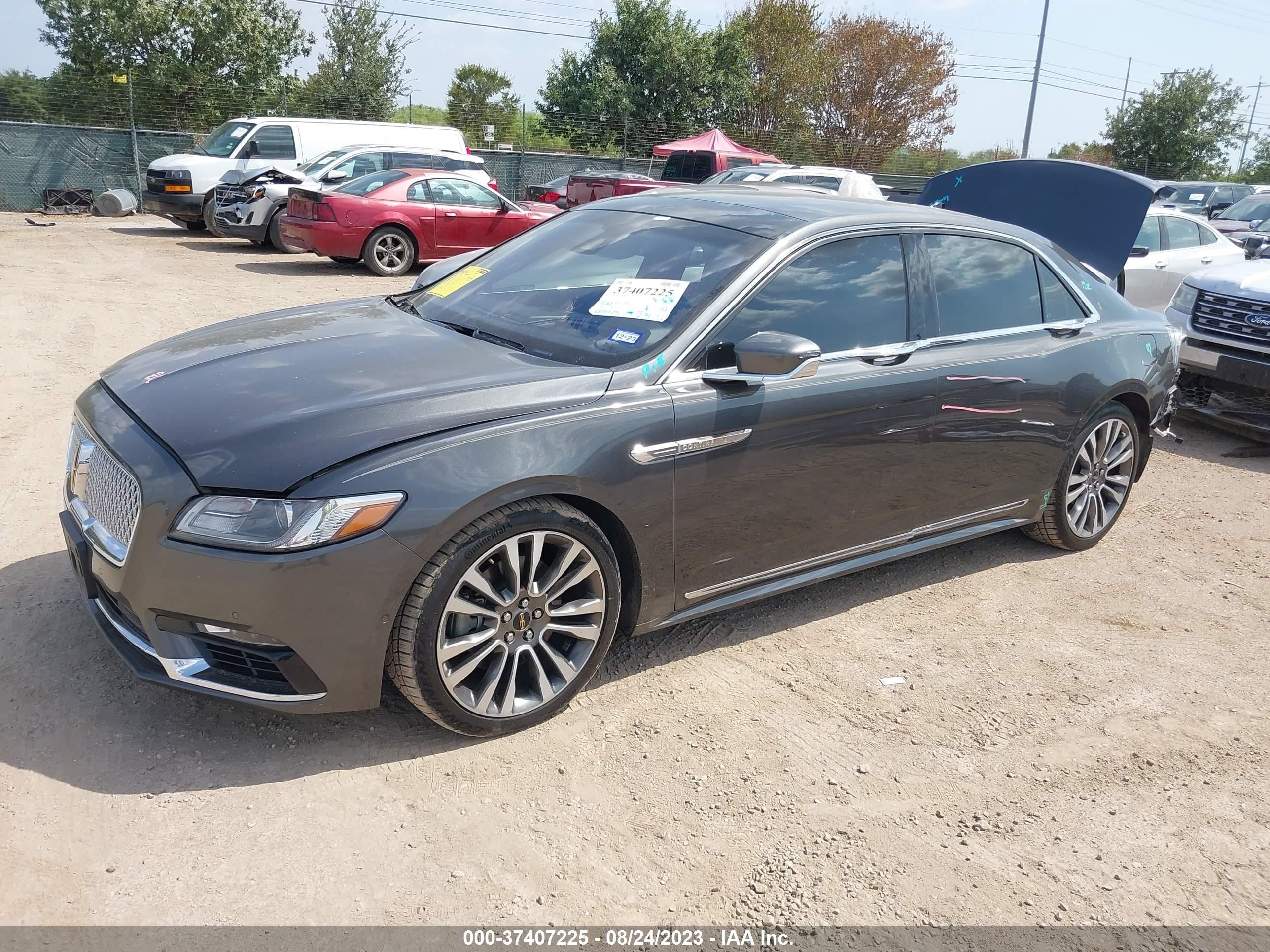 Photo 1 VIN: 1LN6L9NP7J5611932 - LINCOLN CONTINENTAL 