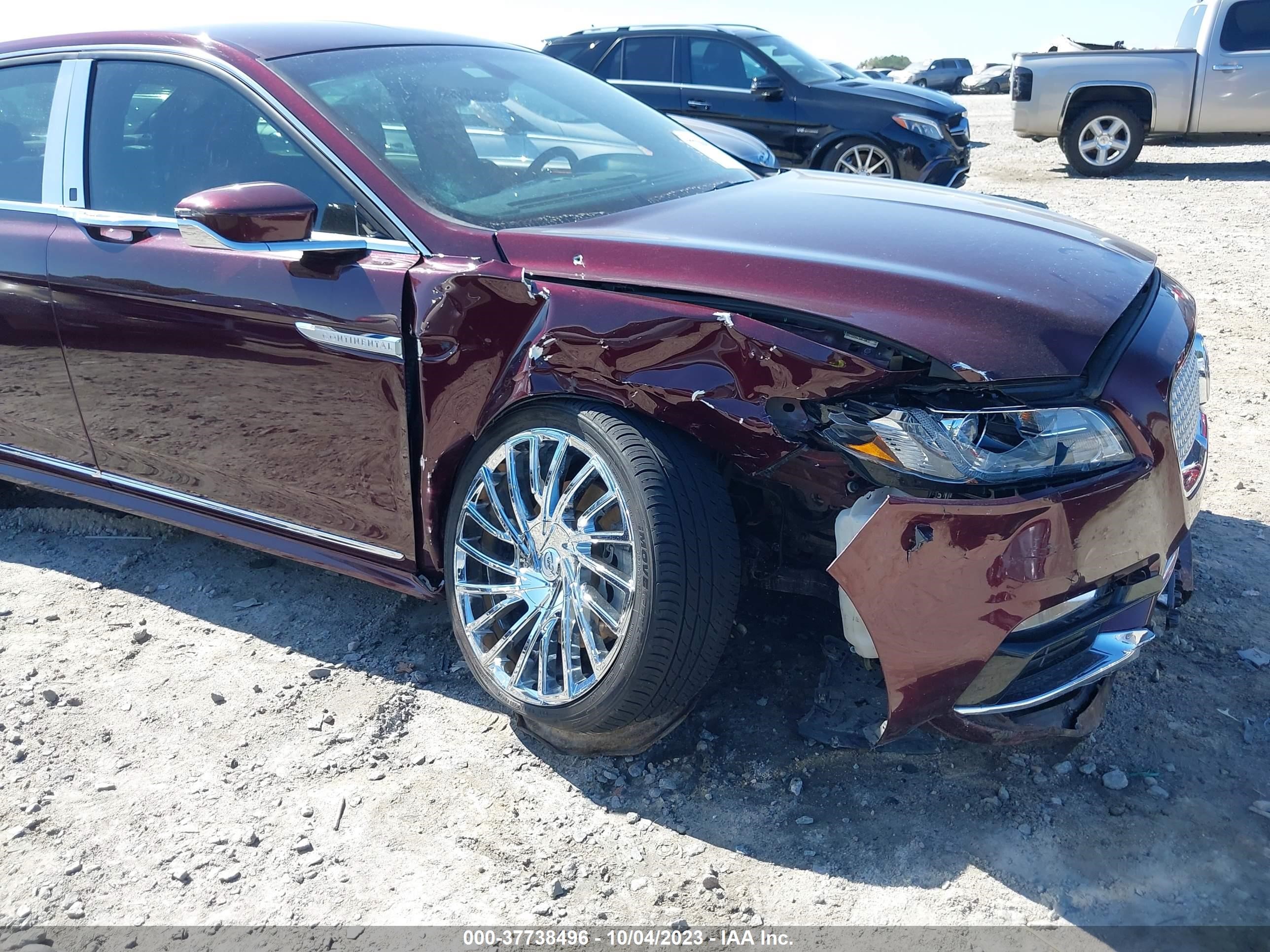 Photo 5 VIN: 1LN6L9PK7H5631366 - LINCOLN CONTINENTAL 