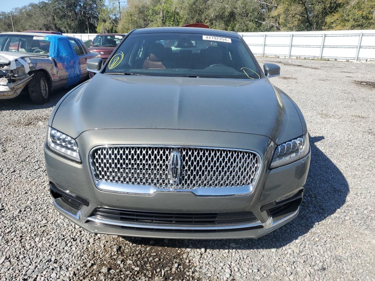 Photo 4 VIN: 1LN6L9RP6H5617578 - LINCOLN CONTINENTAL 