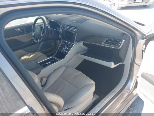 Photo 4 VIN: 1LN6L9RP6J5616890 - LINCOLN CONTINENTAL 