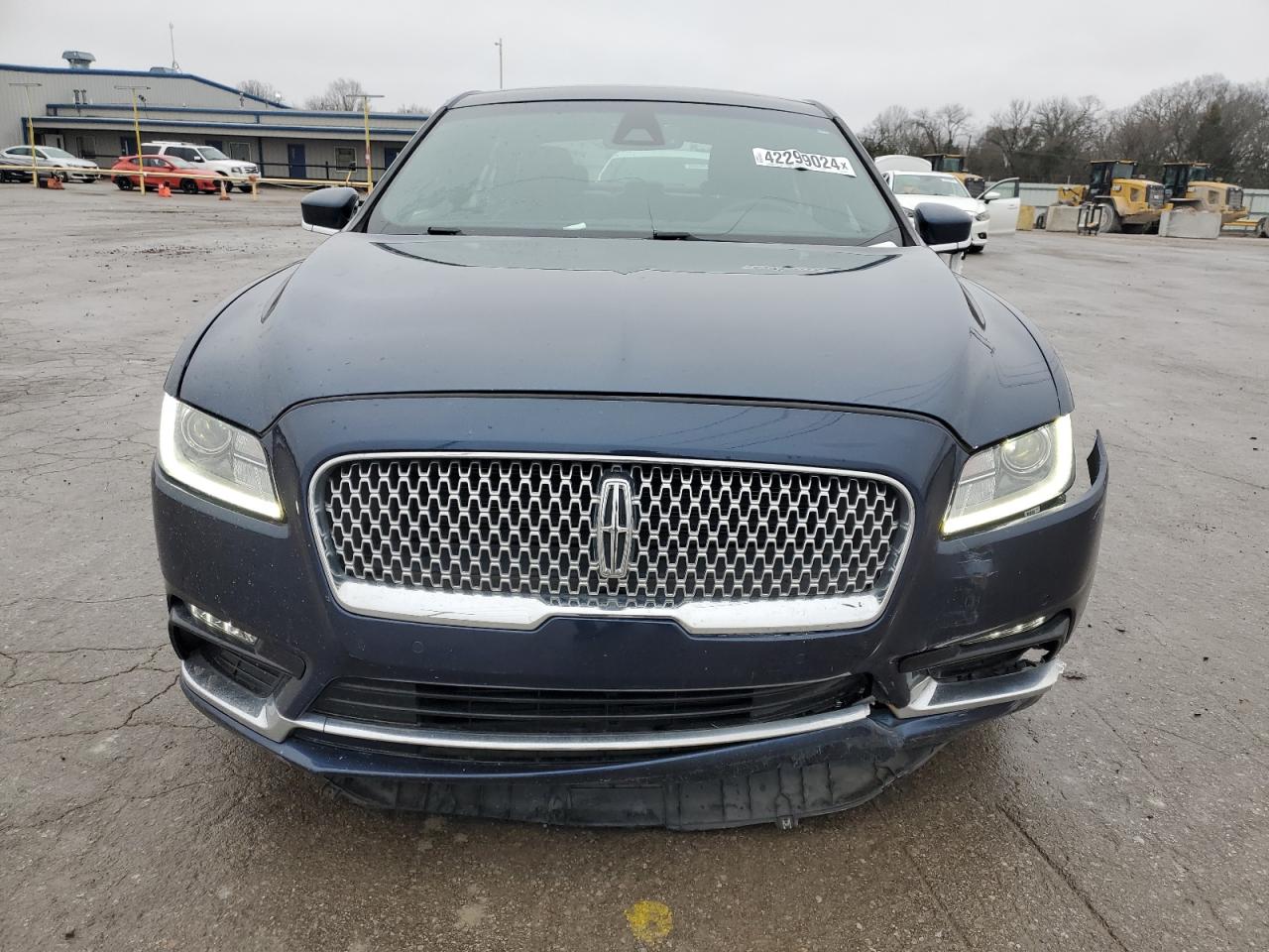 Photo 4 VIN: 1LN6L9SK2H5608181 - LINCOLN CONTINENTAL 