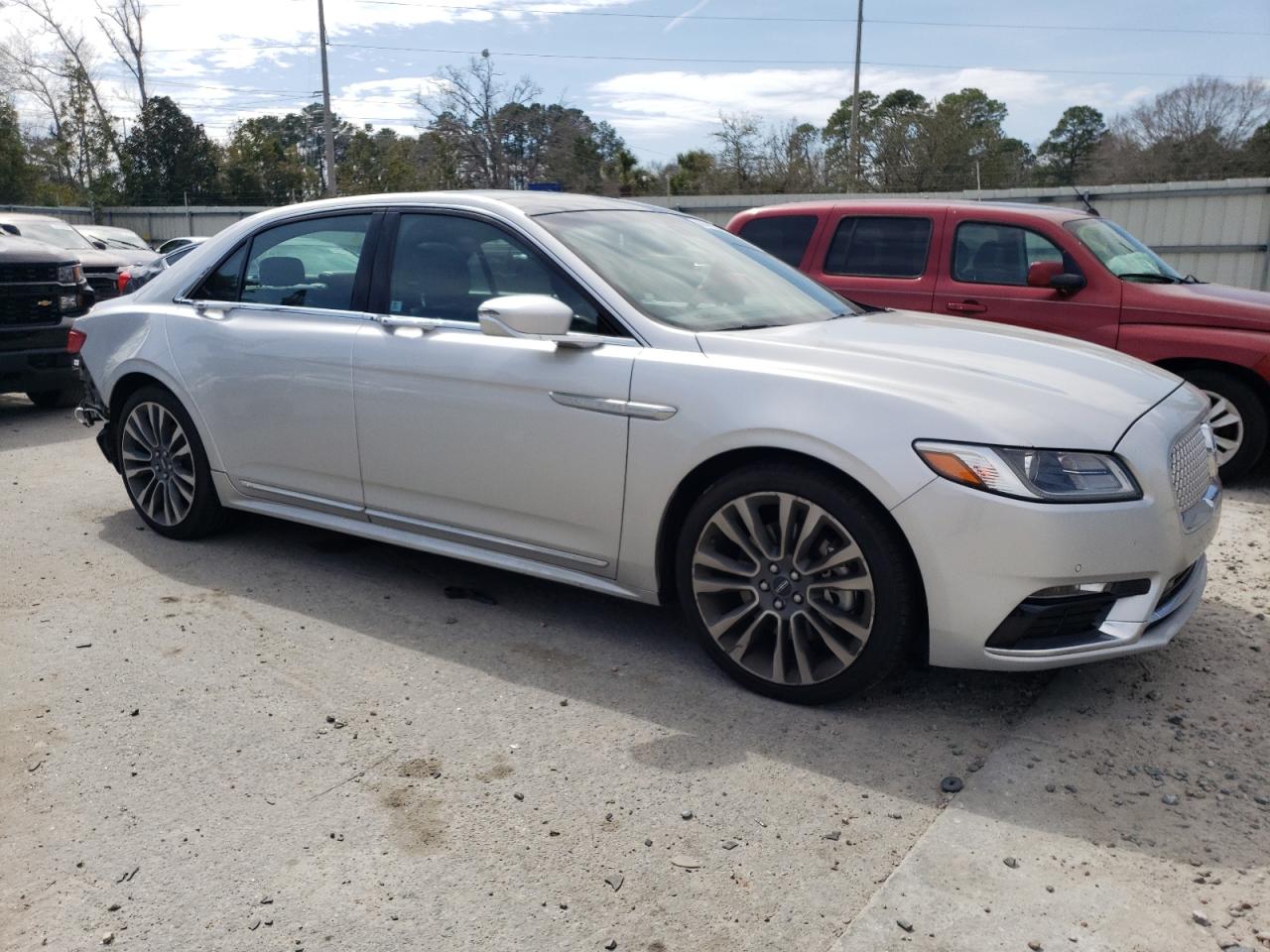 Photo 3 VIN: 1LN6L9SK7J5603158 - LINCOLN CONTINENTAL 