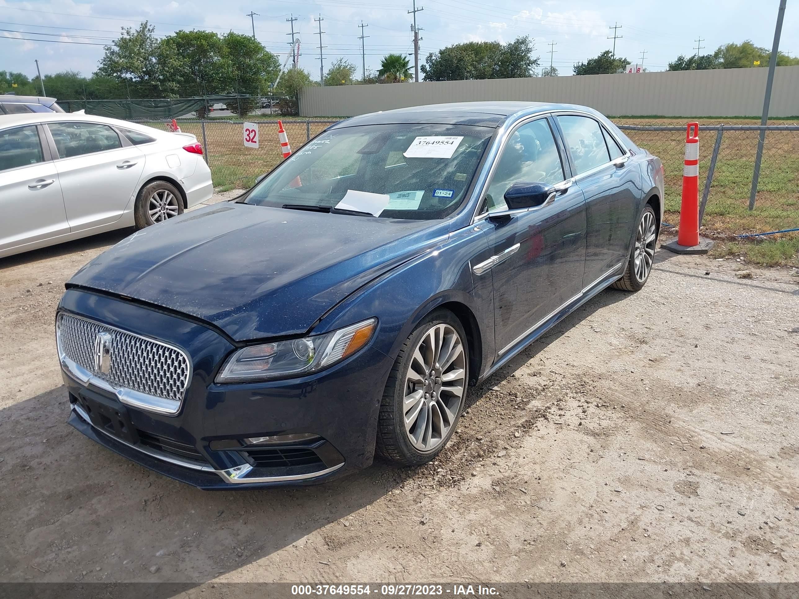 Photo 1 VIN: 1LN6L9SP3H5608802 - LINCOLN CONTINENTAL 