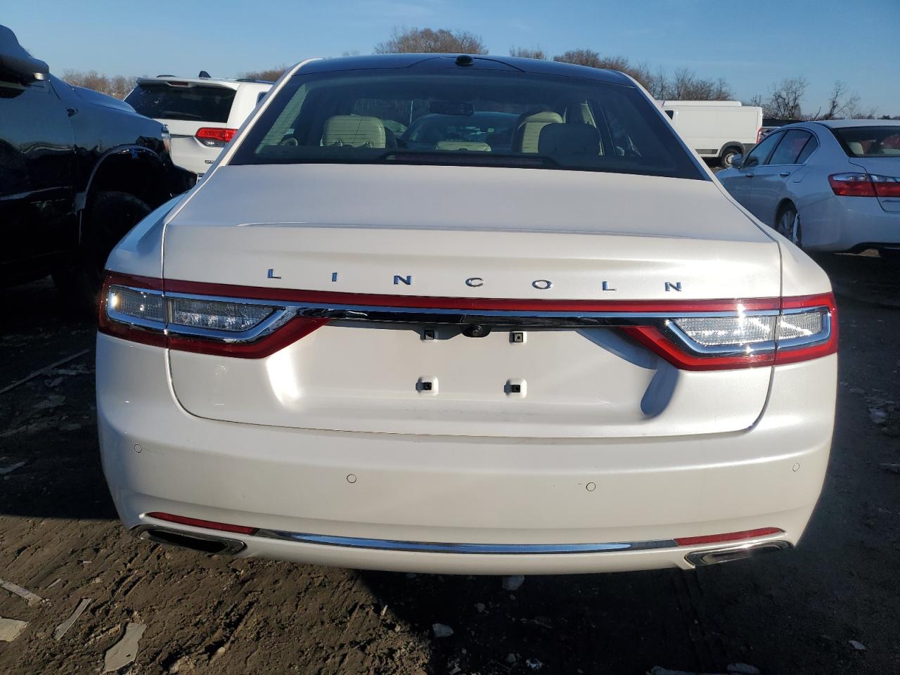 Photo 5 VIN: 1LN6L9TK0H5627861 - LINCOLN CONTINENTAL 