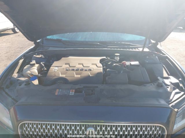 Photo 9 VIN: 1LN6L9TK3H5600900 - LINCOLN CONTINENTAL 