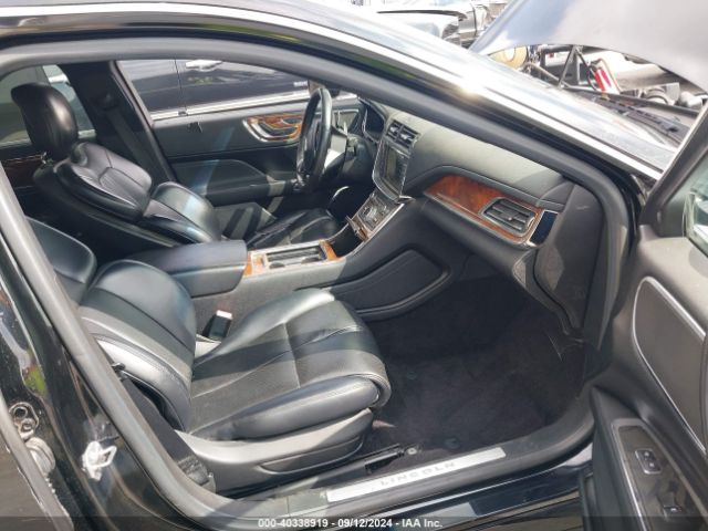 Photo 4 VIN: 1LN6L9UK8H5607050 - LINCOLN CONTINENTAL 