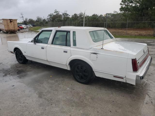 Photo 1 VIN: 1LNBM81F1JY795671 - LINCOLN TOWN CAR 