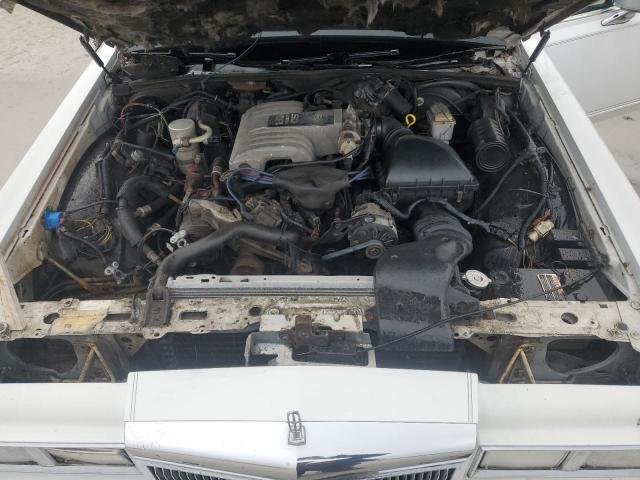 Photo 10 VIN: 1LNBM81F1JY795671 - LINCOLN TOWN CAR 