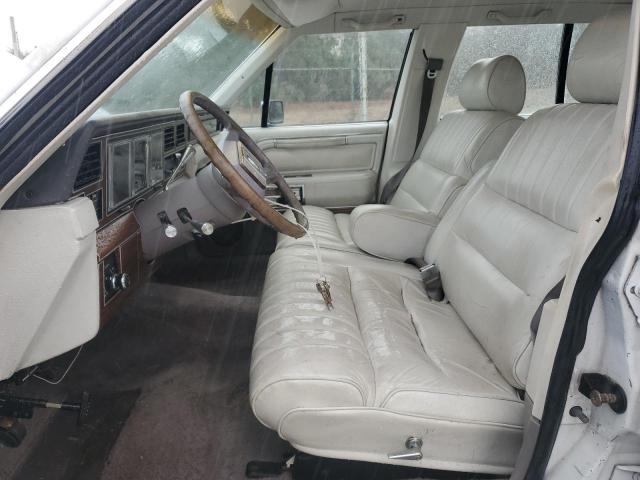 Photo 6 VIN: 1LNBM81F1JY795671 - LINCOLN TOWN CAR 